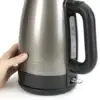 ⁦קומקום חשמלי 1.7 ליטר BLACK&DECKER BXKE2201E בלאק אנד דקר⁩ – תמונה ⁦3⁩